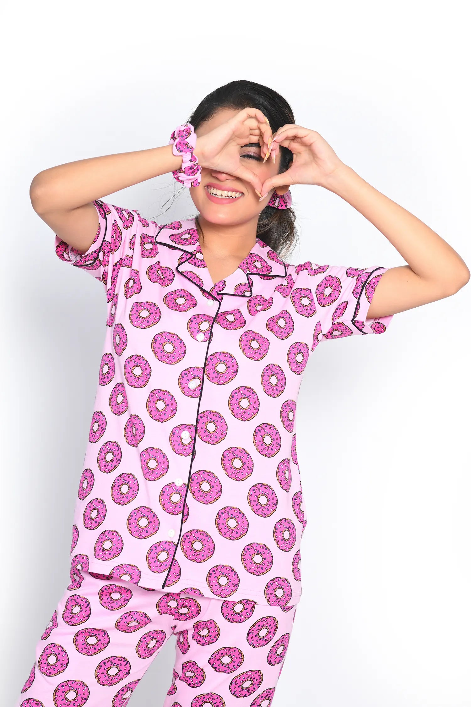 donut-pyjama-set-3_dd06b01e-92ba-429f-a0ac-e23a20a4dafb.webp