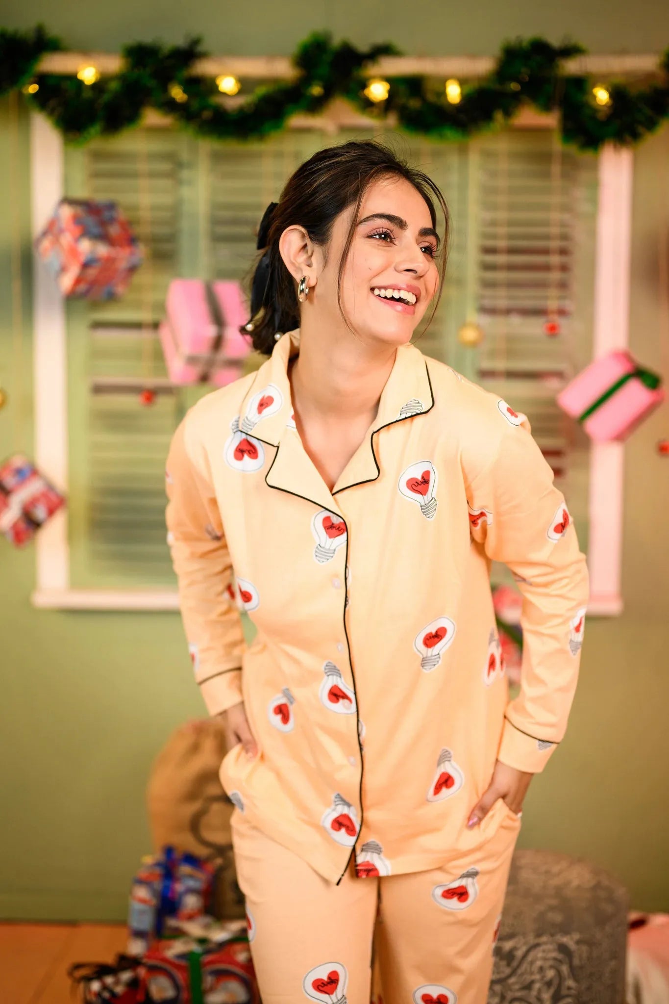 Love Bulb Full Sleeves Pyjama Set - NapStory